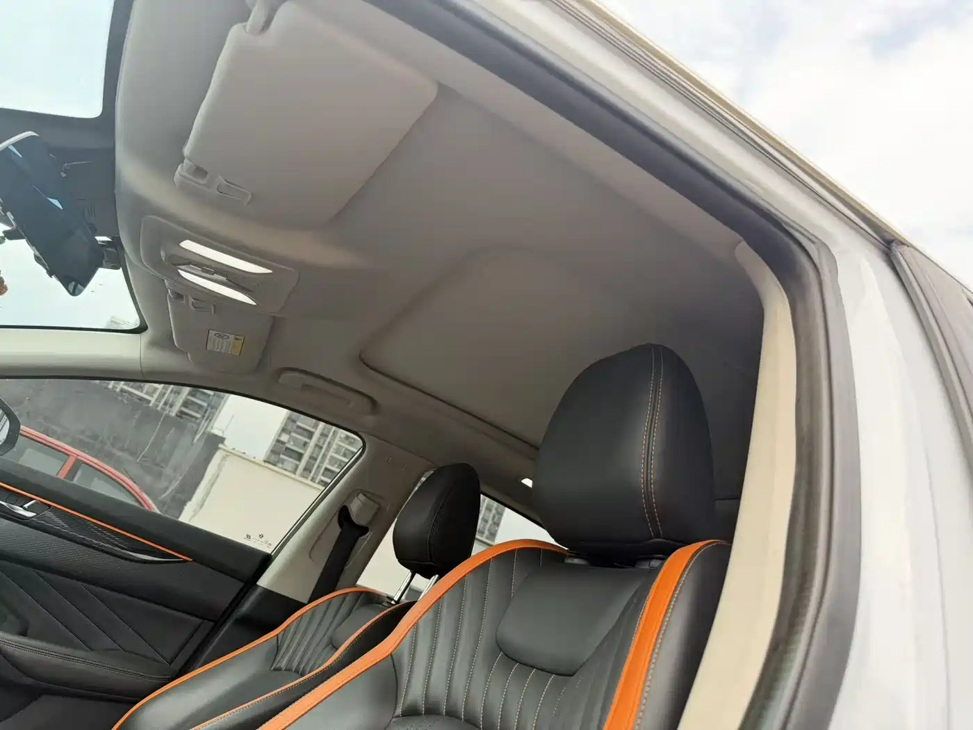 DONGFENG YI HYUN MAX