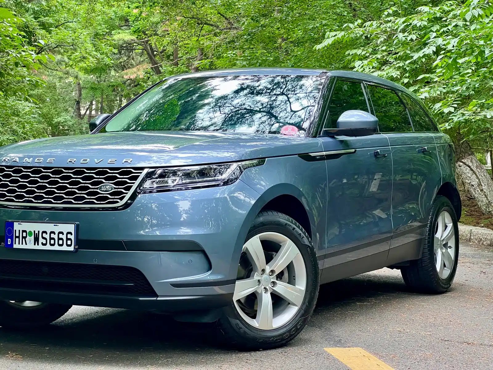 Фото 2 - Land Rover Range Rover Velar