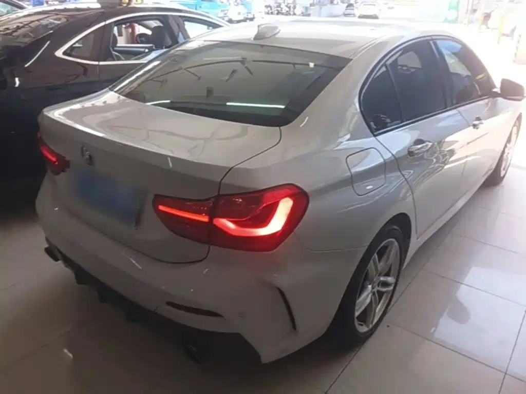 BMW 1 Series 2019 118i M Sport Package фото 7