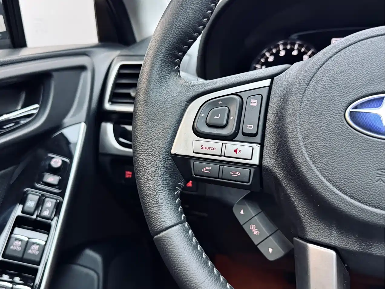 Subaru Forester 2018 2.0i Luxury Navigation Edition фото 5