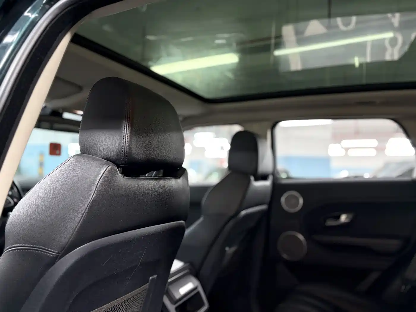 Land Rover Range Rover Evoque (Import) 2014 2.0T 5-door Brilliance Premium фото 9