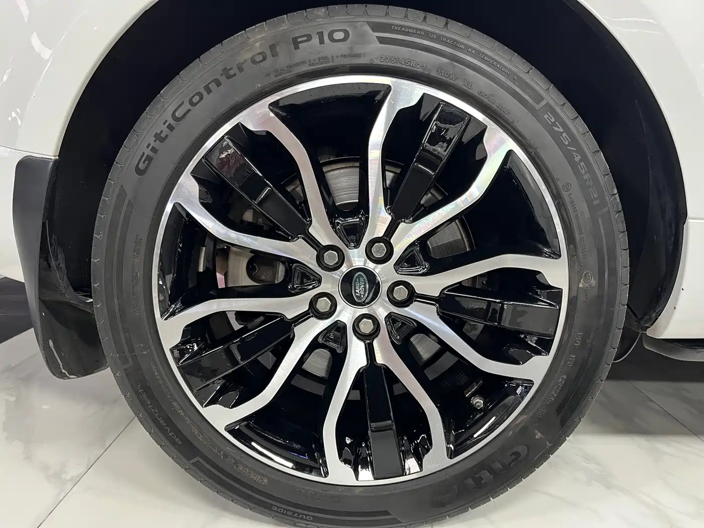 Land Rover Range Rover Sport 2021 3.0 L6 Gloss Black Edition фото 11