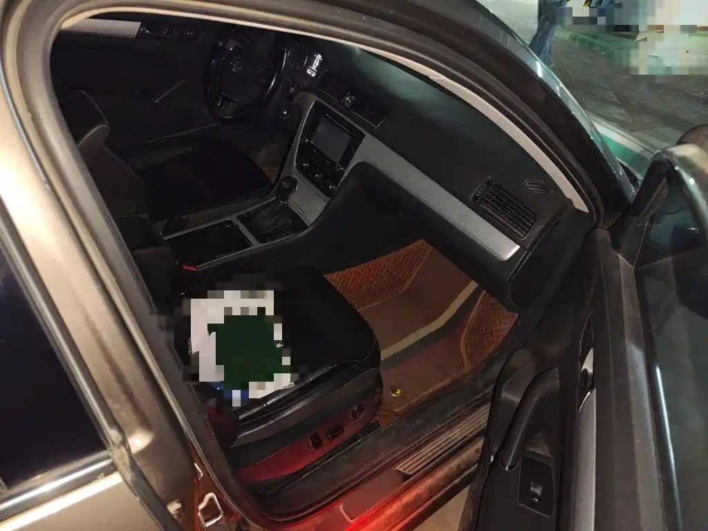 Photo 19 - Volkswagen Passat