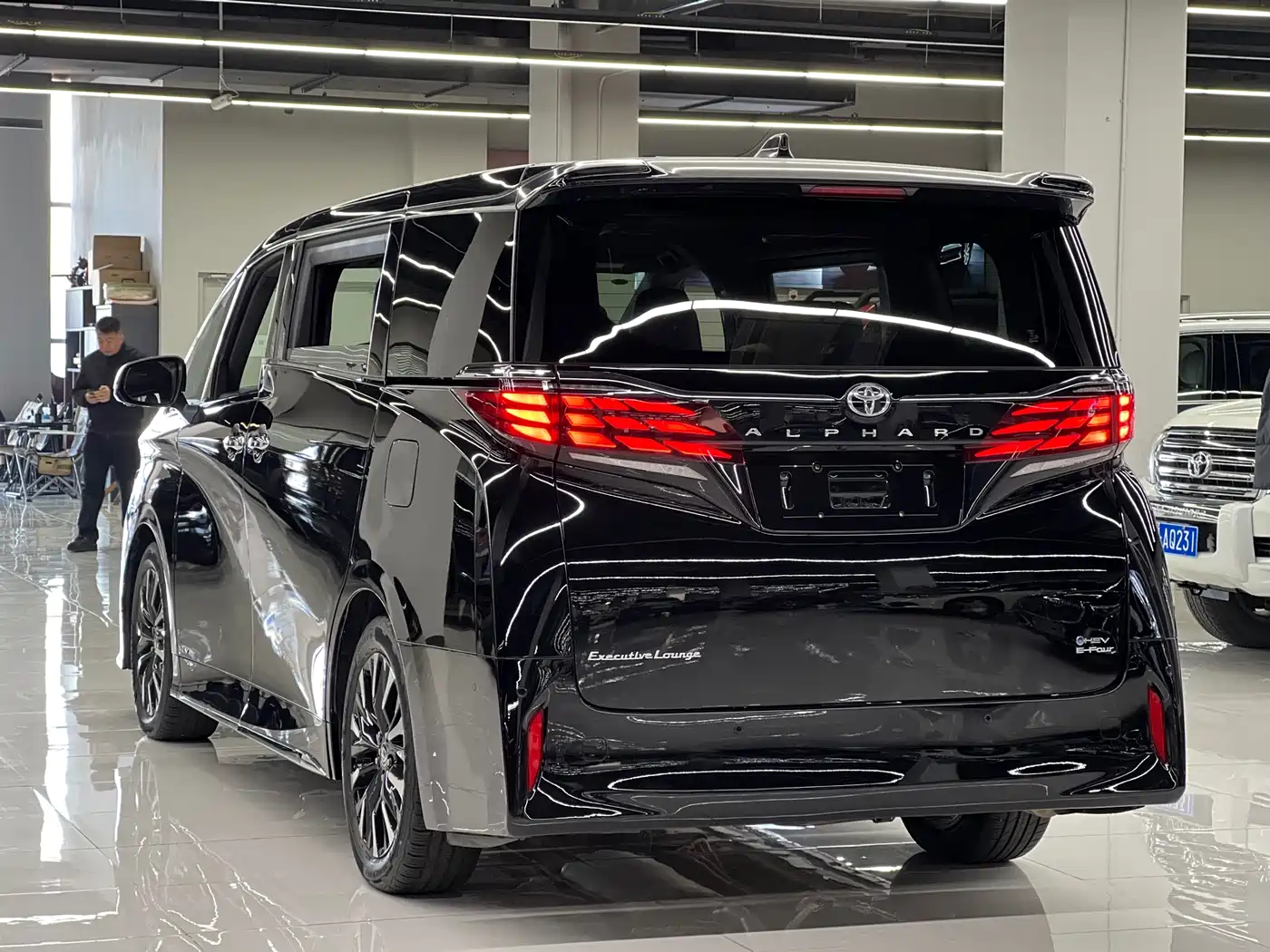 Toyota Alphard 2024 Hybrid 2.5L Prestige Edition фото 6