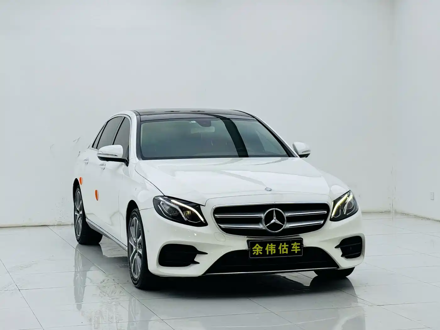 Фото 1 - Mercedes-Benz E-Class