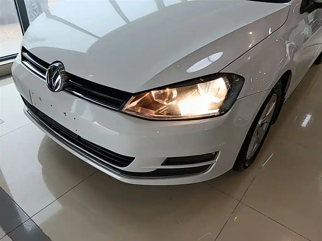 Volkswagen Golf 2015 1.6L Automatic Comfort фото 24