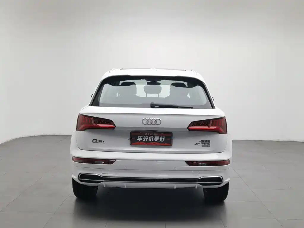 Фото 4 - Audi Q5L