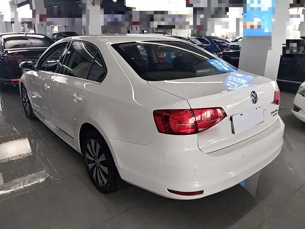 Volkswagen Sagitar 2018 180TSI DSG Premium Edition фото 5