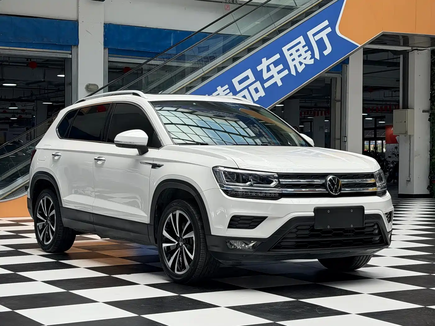 Volkswagen Tharu, миниатюра 3