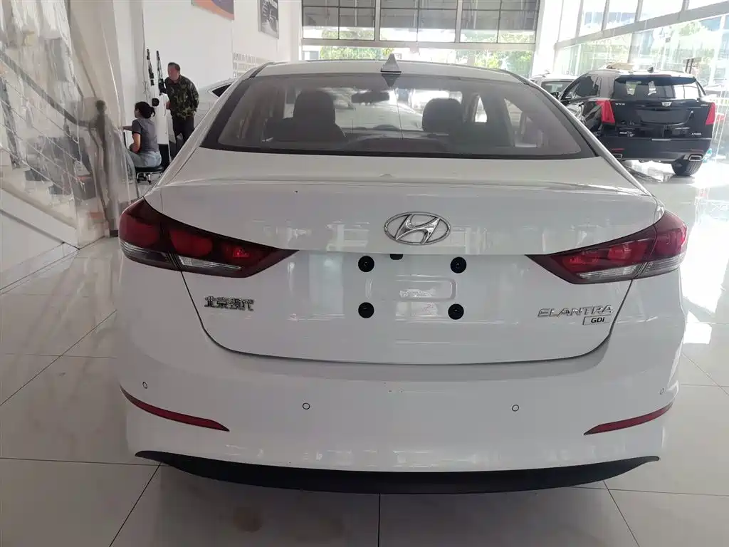 Hyundai Elantra 2016 Model 1.6L Automatic Smart Elite фото 6