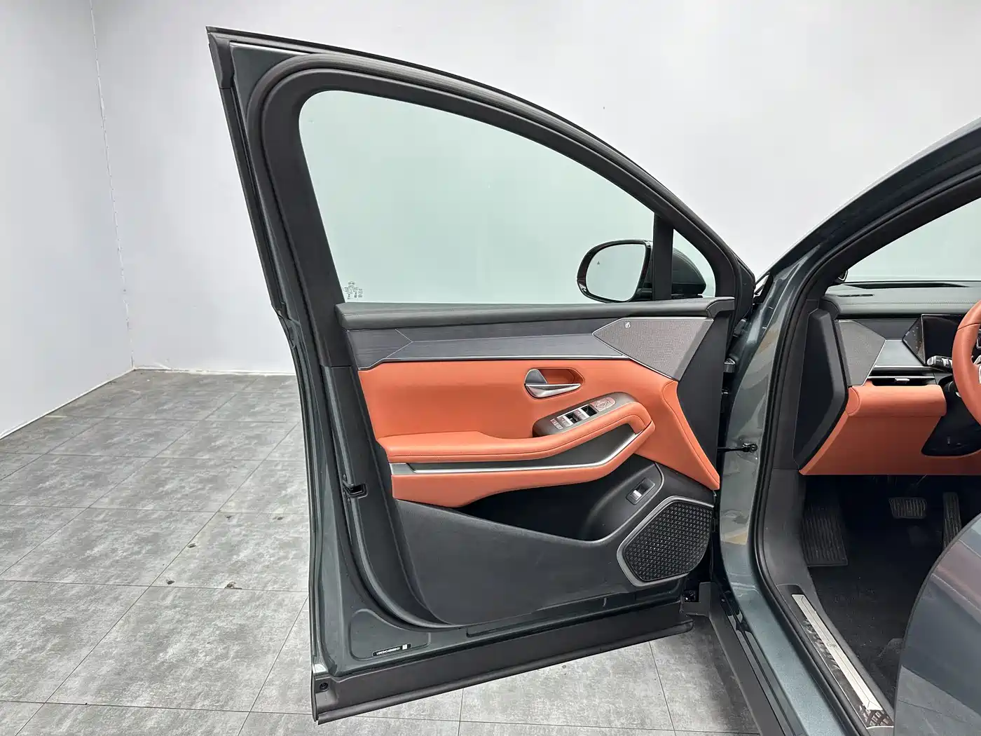 BYD Tang L 2025 DM 175KM Drone Player Edition фото 18