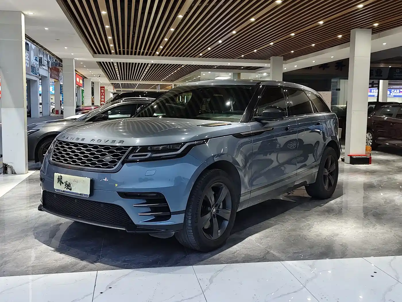 Land Rover Range Rover Velar 2018 P300 R-DYNAMIC S