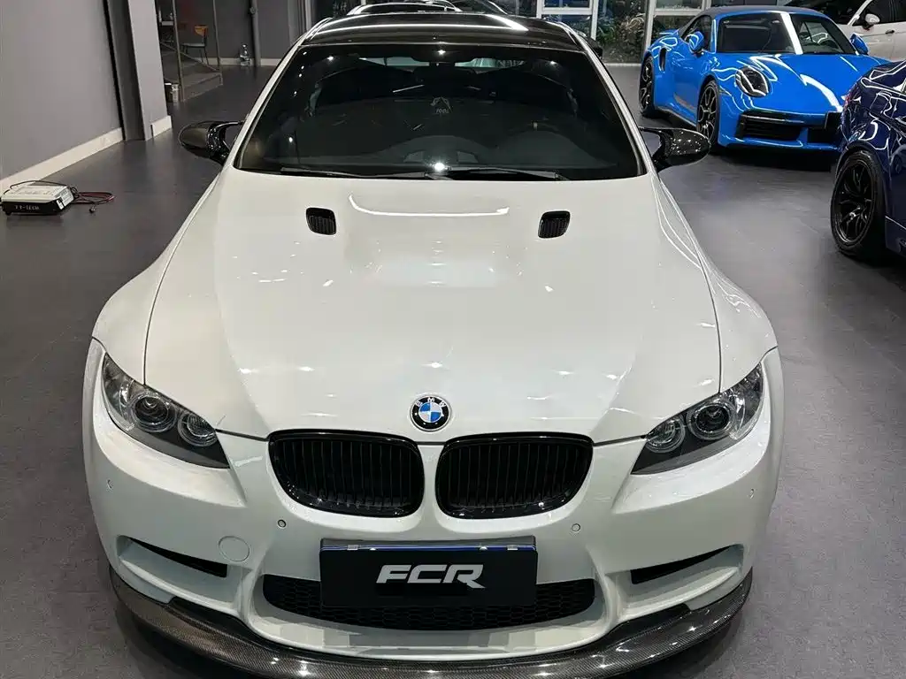 BMW M3 2011 M3 Carbon Fiber Limited Edition фото 2
