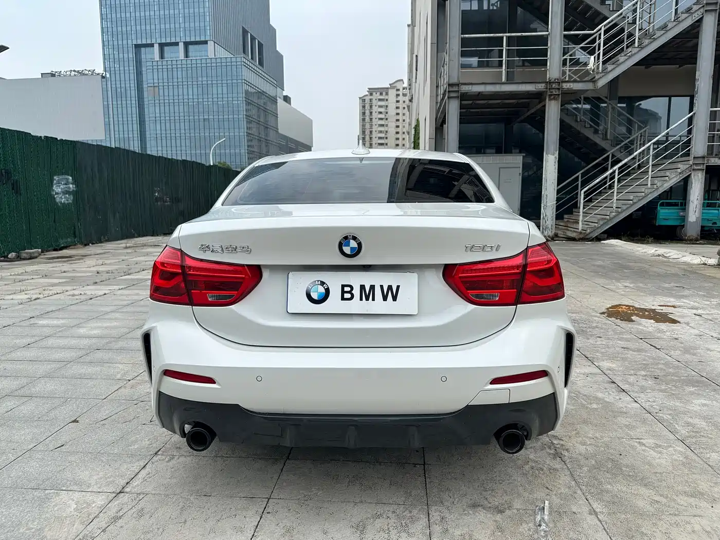 BMW 1 Series 2021 120i M Sport Shadow Edition фото 5