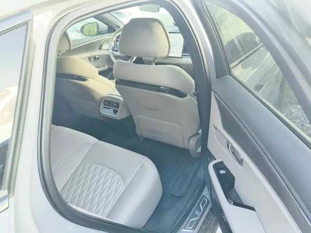 BYD Han 2025 2025 DM-i Smart Driving Edition 125KM LiDAR Flagship