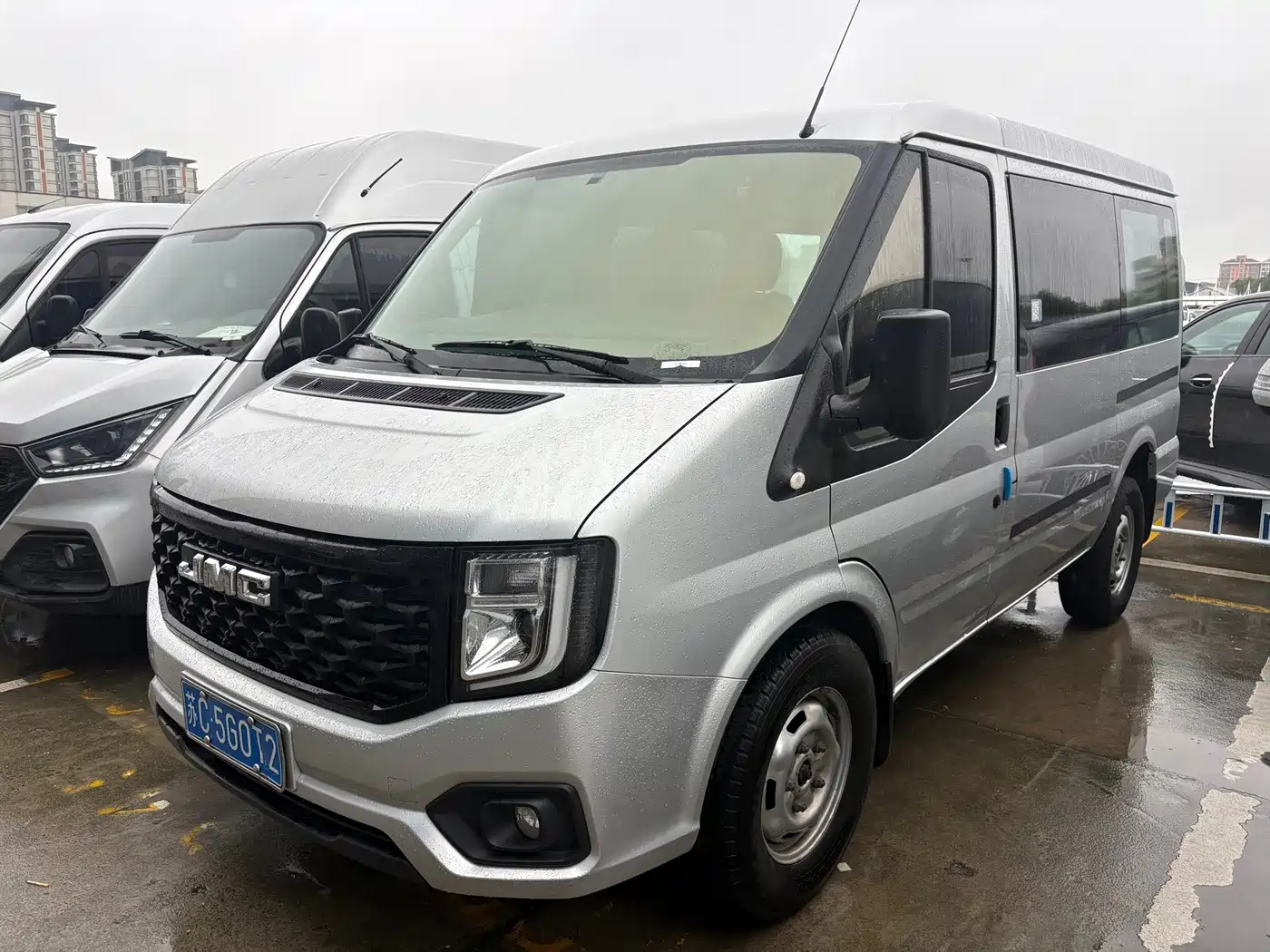 Jiangling JMC Fushun 2024 2023 2.0T Automatic Short Wheelbase Low Roof Commercial MPV 6 Seats (Dual Swing Doors)