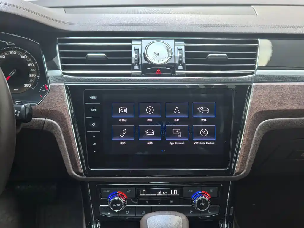 Volkswagen Phideon 2023 2021 380TSI Premium Edition