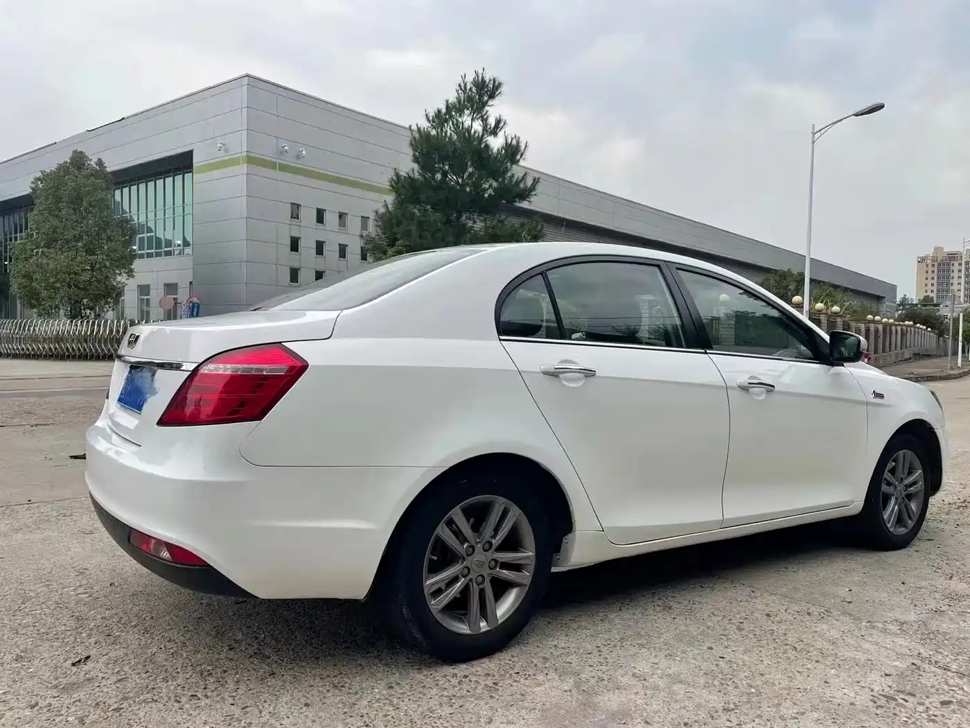 Geely Emgrand 2016 2016 Sedan 1.5L Manual Up Version