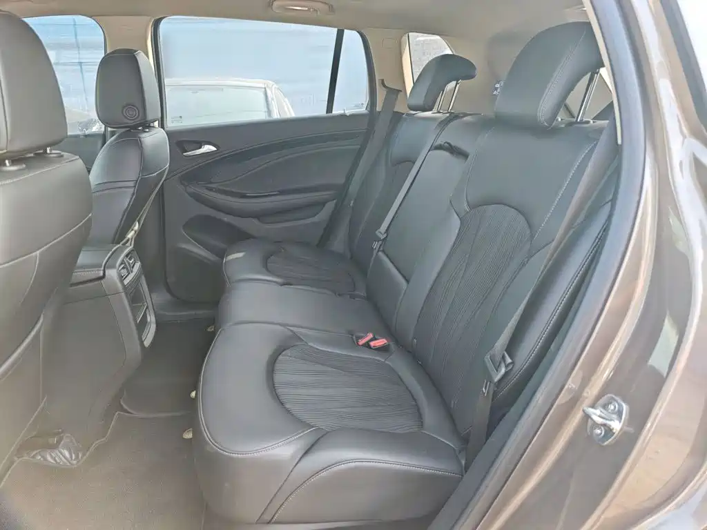 Фото 17 - Buick Envision Plus
