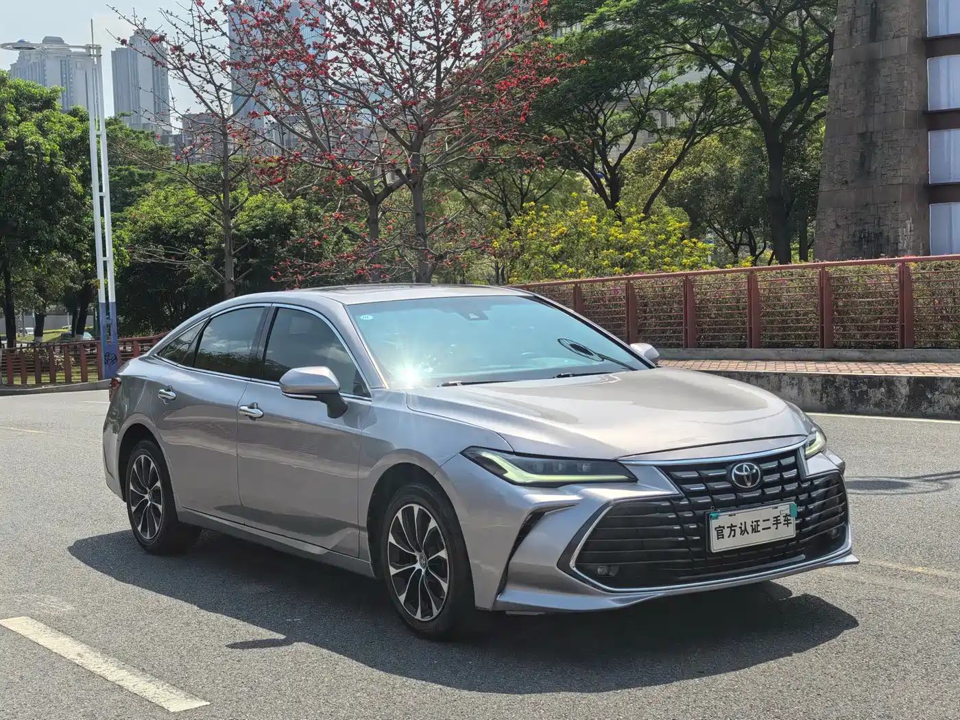 Toyota Avalon 2022 2.0L Luxury Edition фото 3