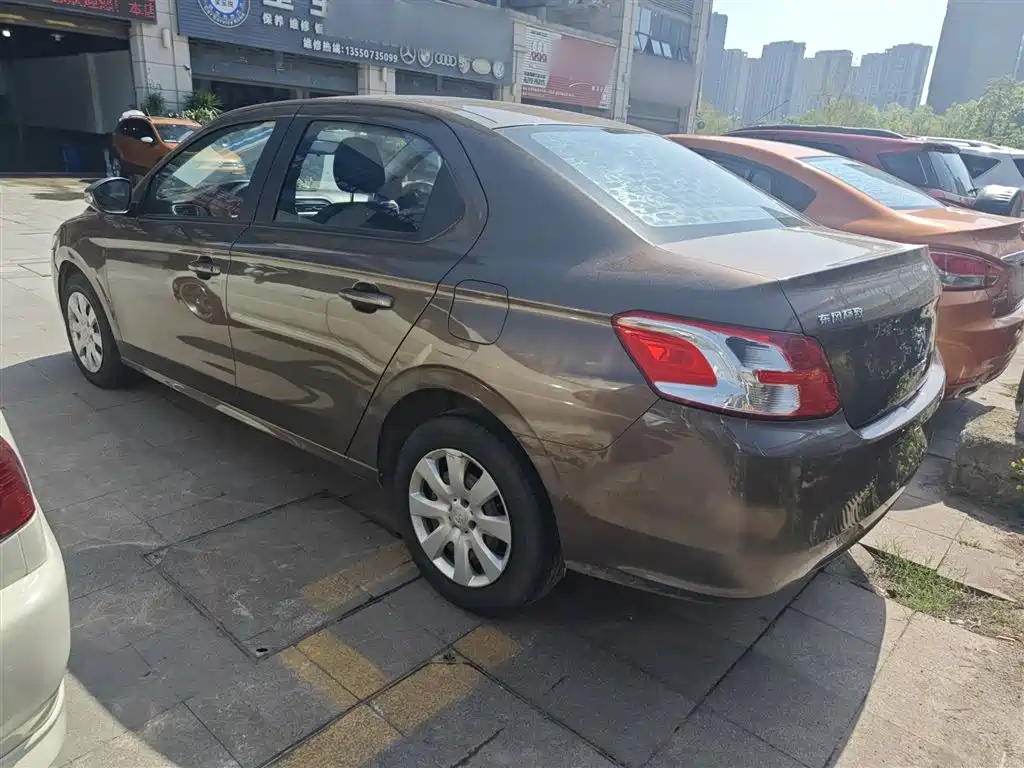 Peugeot 301 2016 1.6L Manual Comfort Edition фото 5