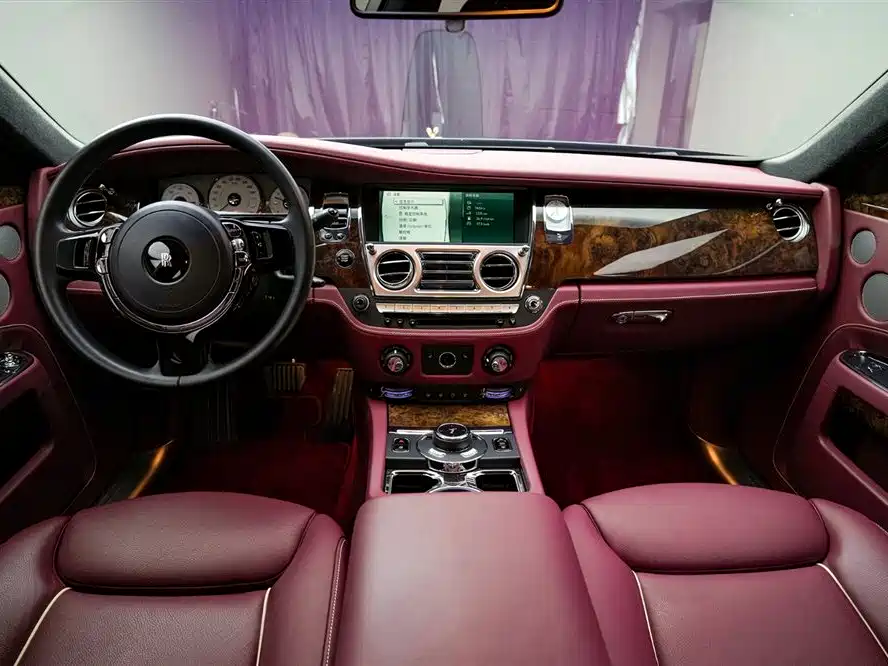 Rolls-Royce Ghost 2018 6.6T Standard Wheelbase фото 10