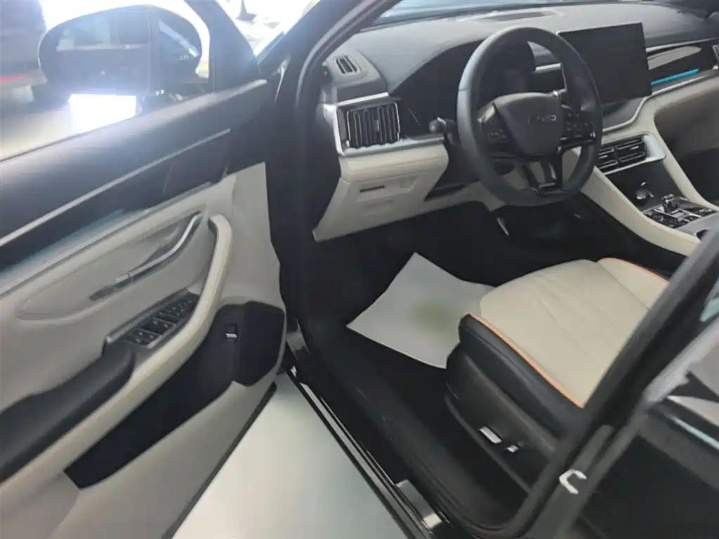 BYD Song PLUS PHEV 2024 Glory Edition DM-i 110km Flagship фото 16
