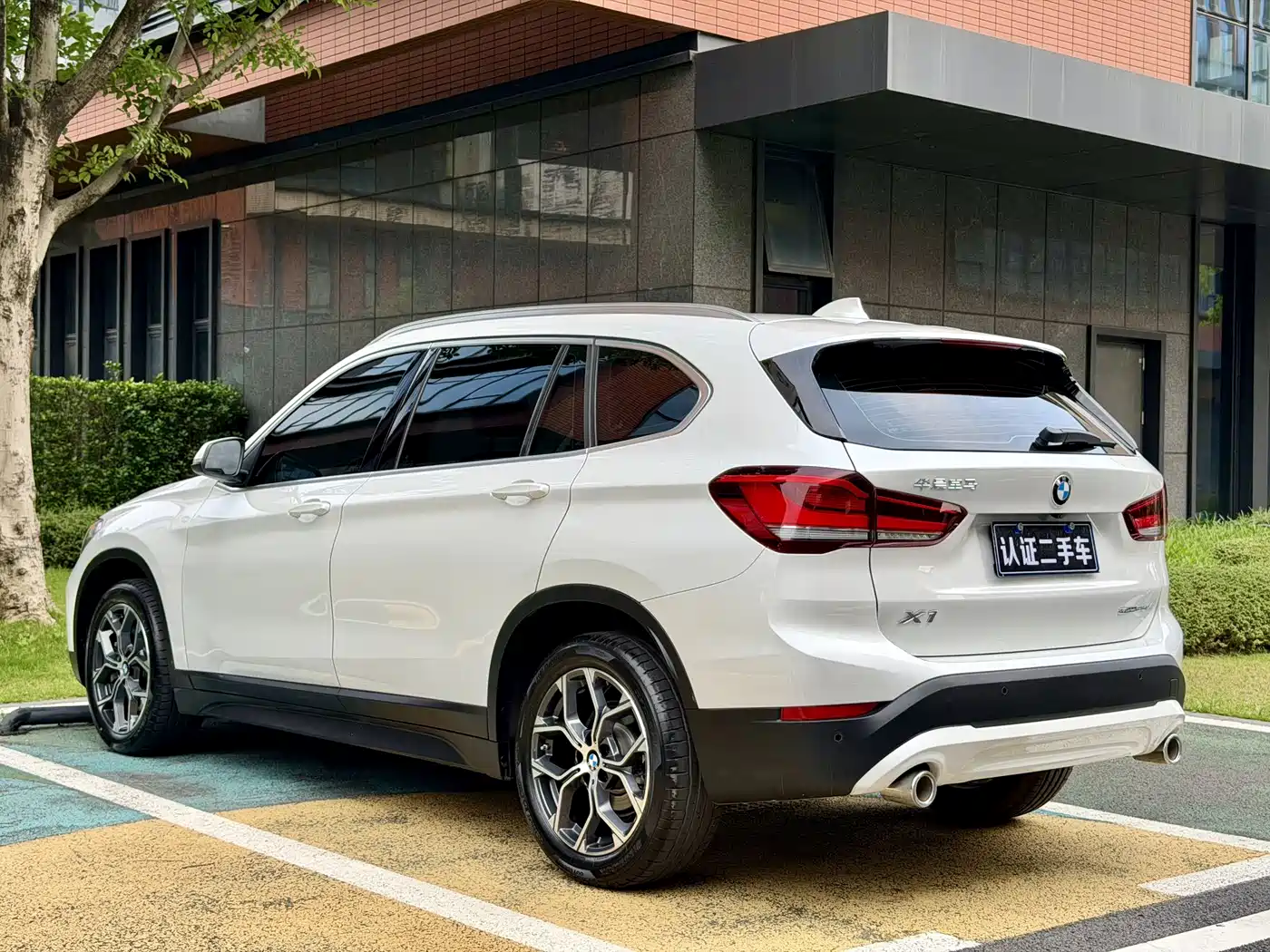 BMW X1 2021 sDrive25Li Leading фото 12