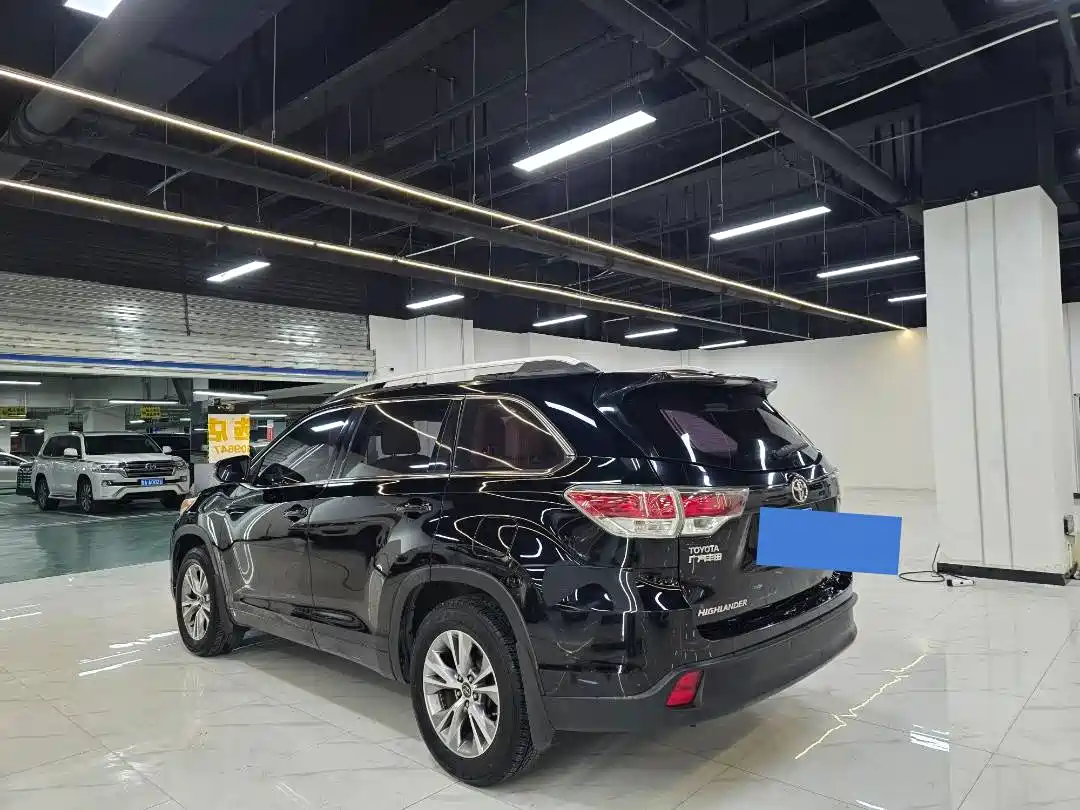 Toyota Highlander 2015 3.5L AWD Elite Edition 7-seater фото 5