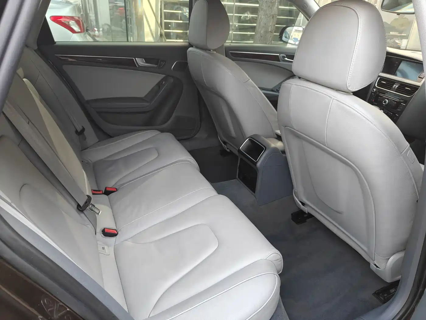 Audi A4L 2013 35 TFSI Automatic Comfort фото 18