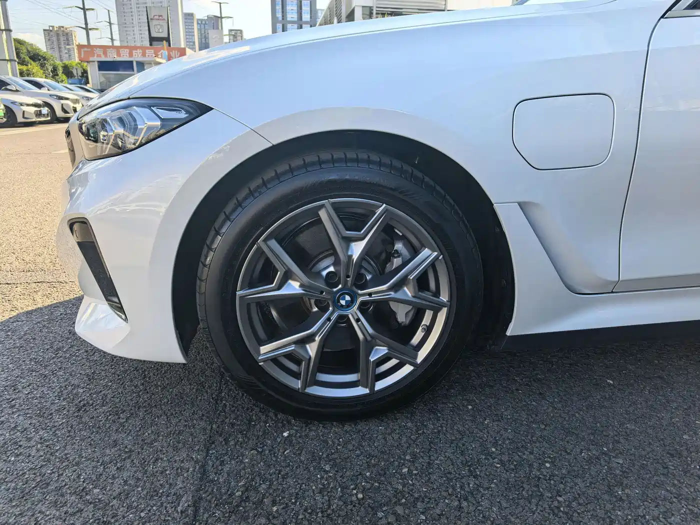 Фото 5 - BMW i3