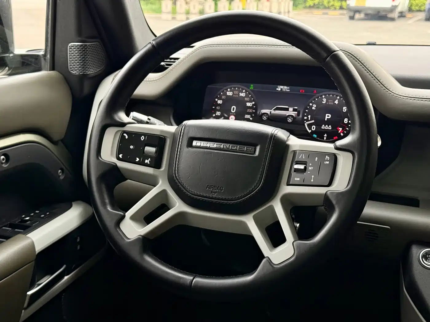 Land Rover Defender 2021 110 P400 X-DYNAMIC HSE фото 6
