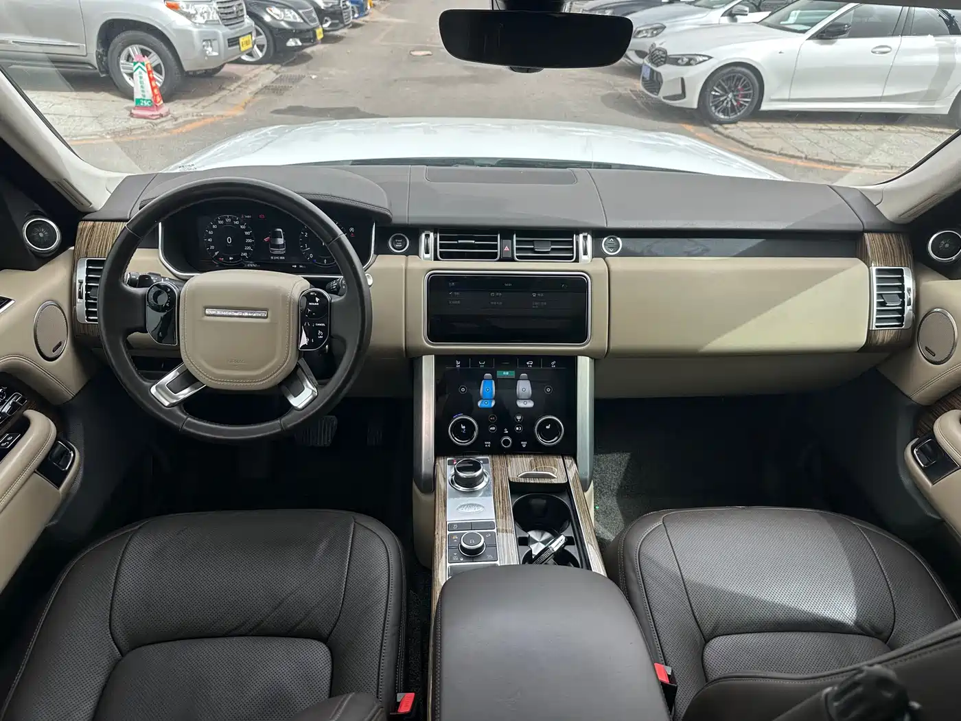 Land Rover Range Rover 2019 3.0 SC V6 Heritage Extended Edition фото 13