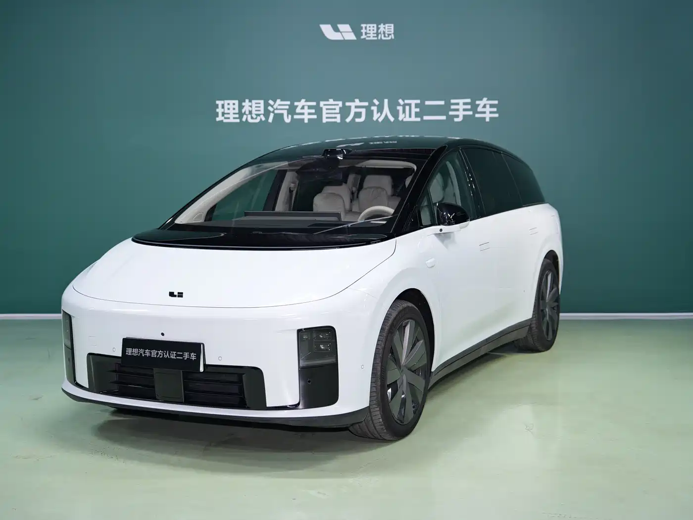 Li Auto Li i8 2025 Standard Edition