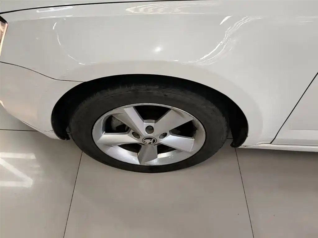 Škoda Octavia 2015 1.6L Automatic逸俊版 фото 23