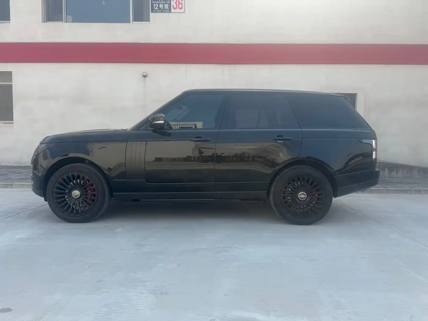 Land Rover Range Rover 2022 3.0 L6 360PS Heritage Edition фото 7