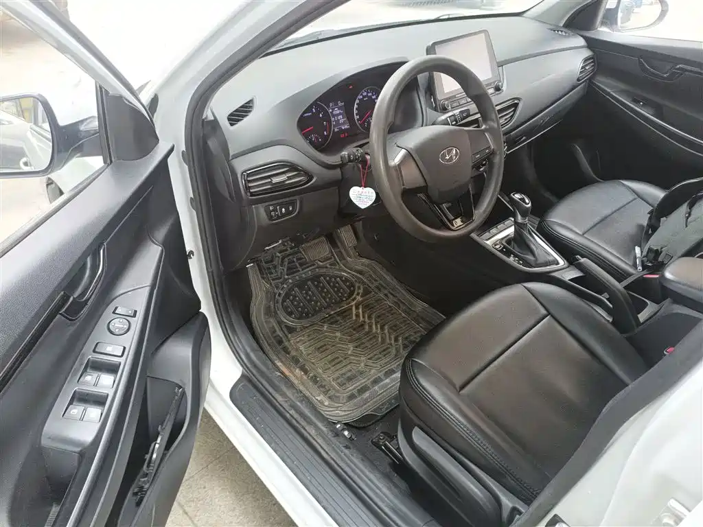Hyundai Elantra 2018 1.6L Auto Joy GL (China V) фото 17