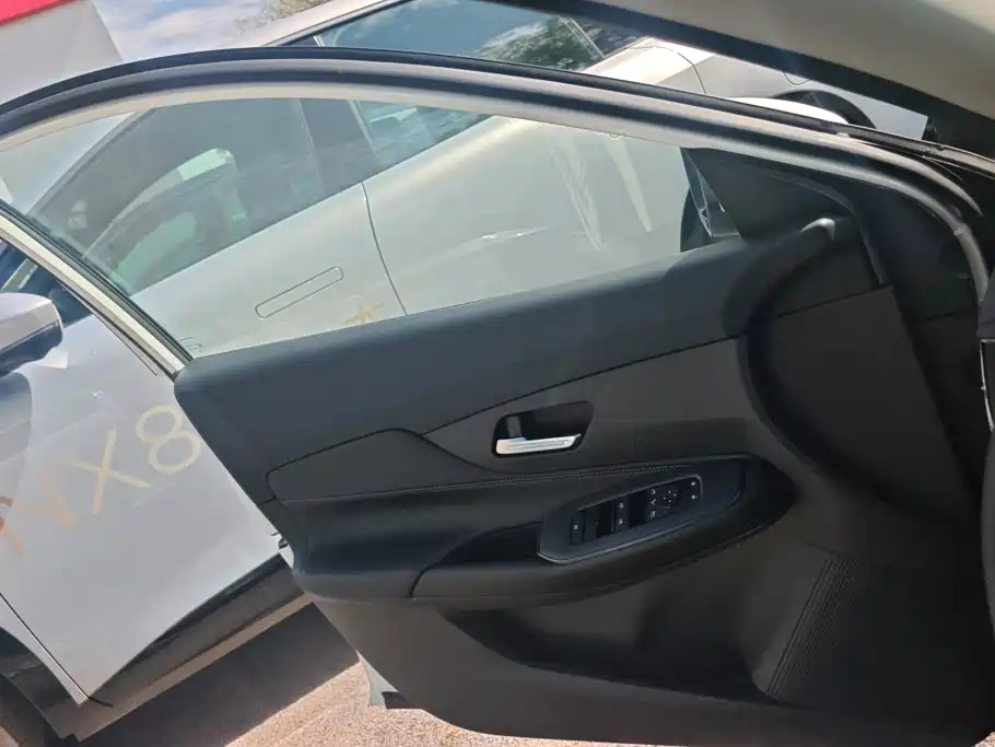 Nissan SYLPHY, миниатюра 7
