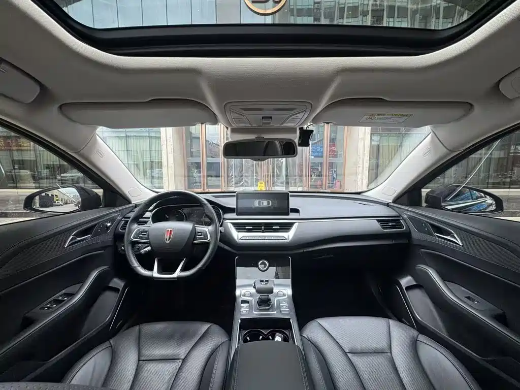 Фото 15 - Hongqi H5