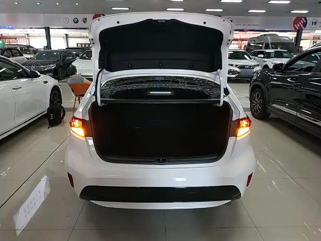 Toyota Levin 2022 185T CVT Luxury Edition фото 19