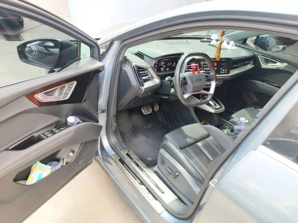 Audi Q4 e-tron 2023 2022 40 e-tron Pioneer Edition