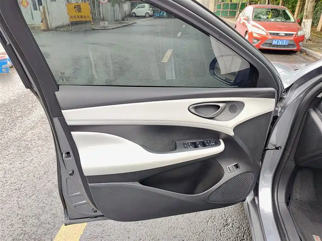BYD Hai Bao 05 DM-i 2025 DM-i Smart Drive Edition 55KM Luxury фото 6