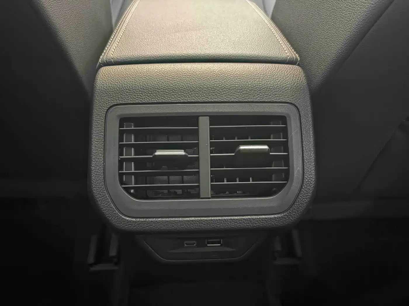 Volkswagen Lavida 2023 1.5L Automatic Starlight 5 Million Edition фото 17