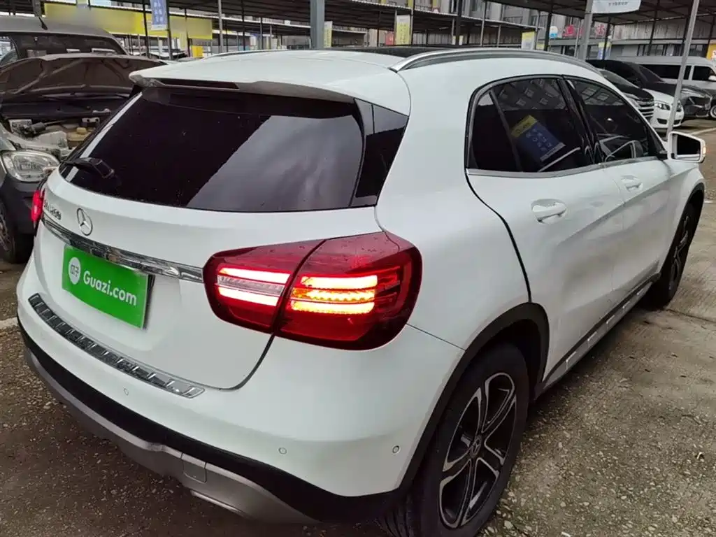 Mercedes-Benz GLA 2018 GLA 200 Fashion фото 7