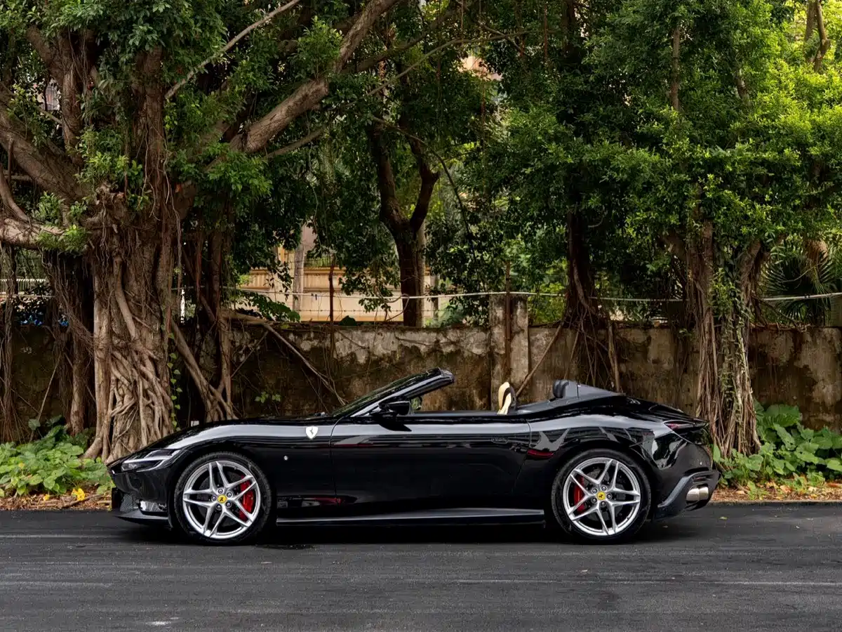 Фото 2 - Ferrari Roma