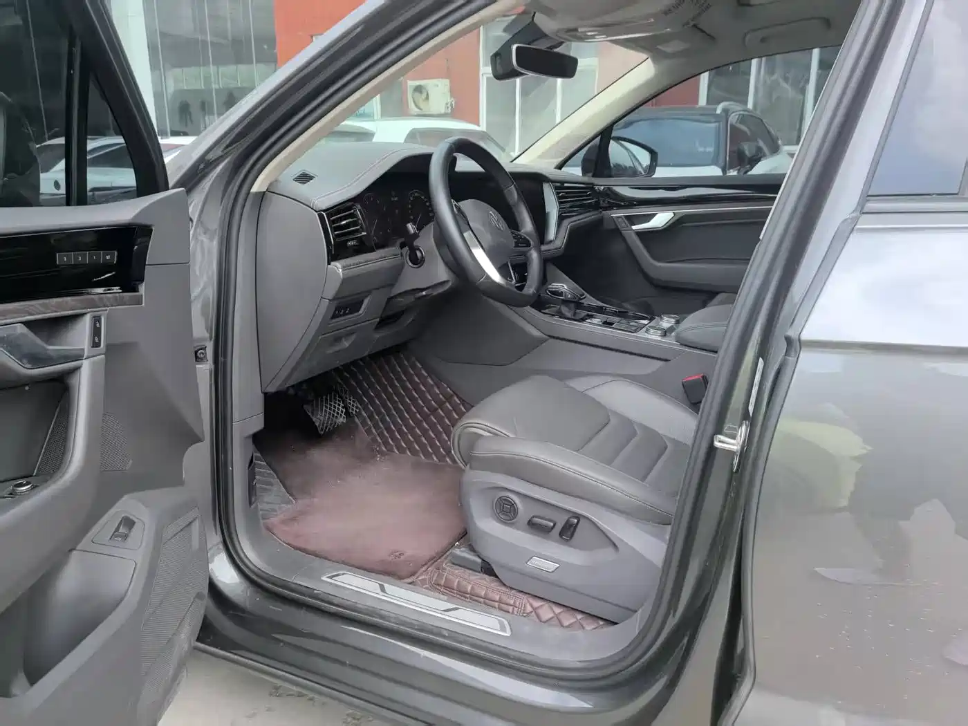 Volkswagen Touareg 2023 2022 3.0TSI Rui Xiang Edition Gloss Black Sport Package