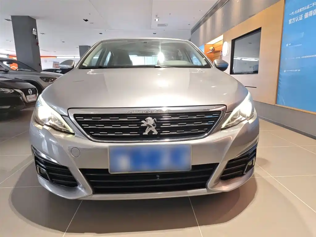Peugeot 308 2016 1.6L Automatic Luxury фото 3