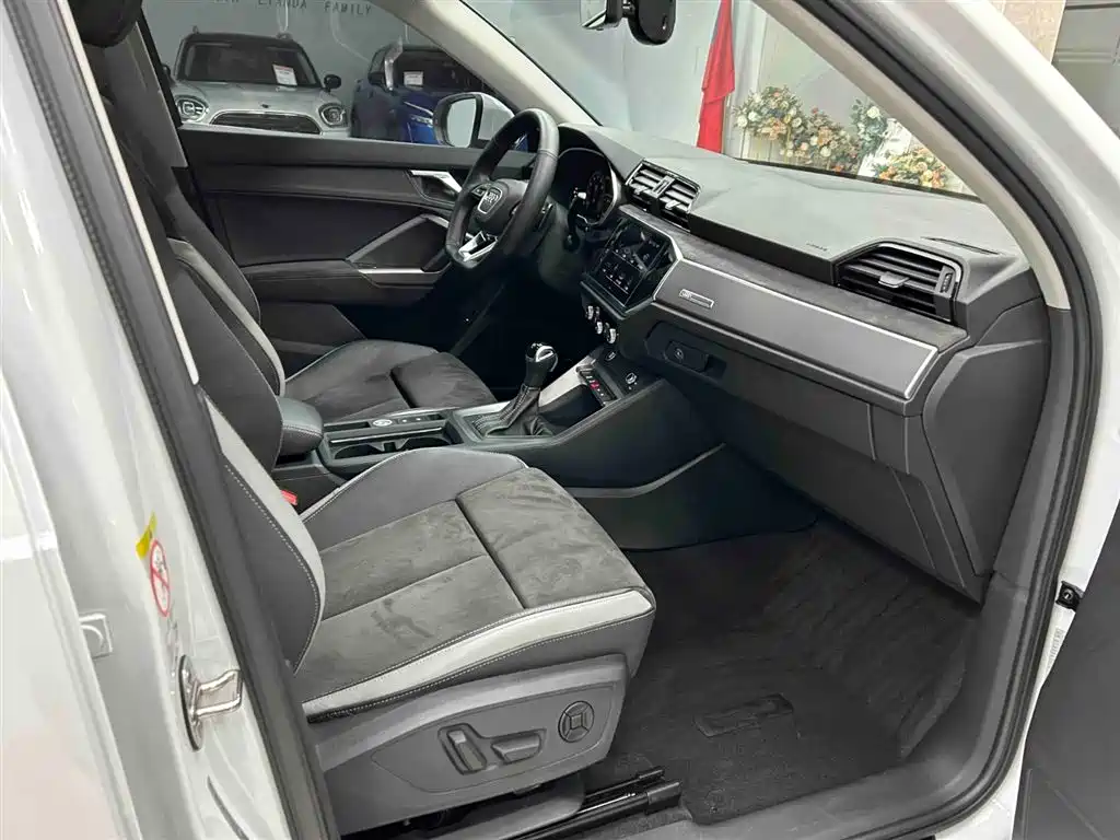 Audi Q3 2022 35 TFSI Fashion Dynamic фото 13