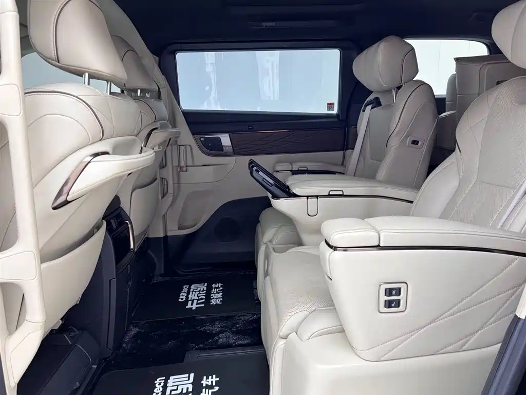 Toyota Vellfire 2024 Crown Hybrid 2.5L Executive Premium Edition фото 19