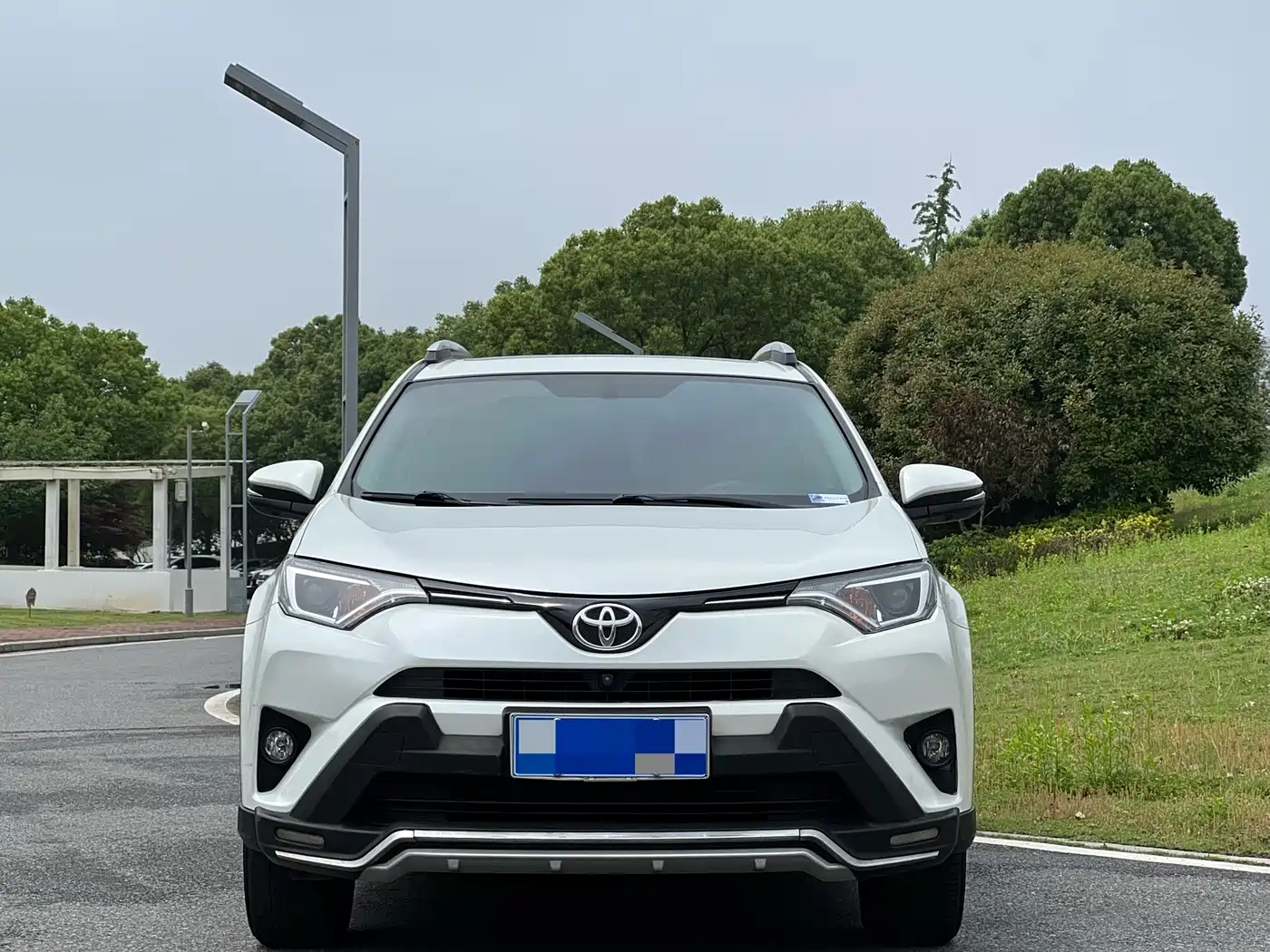 Toyota RAV4 Rongfang 2016 2.0L CVT 2WD Comfort (China V) фото 2